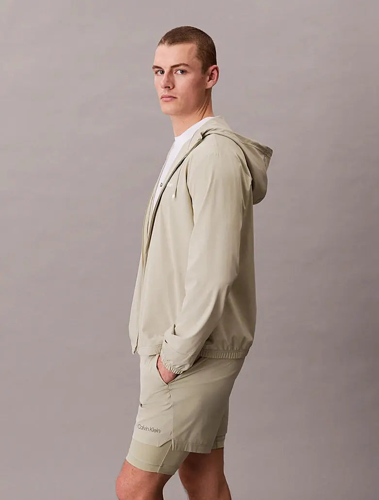 Coupe-vent à capuche déperlant Calvin Klein
