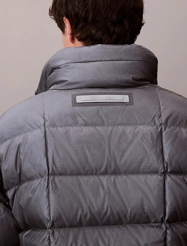 Doudoune à col cheminée en tissu indéchirable Calvin Klein