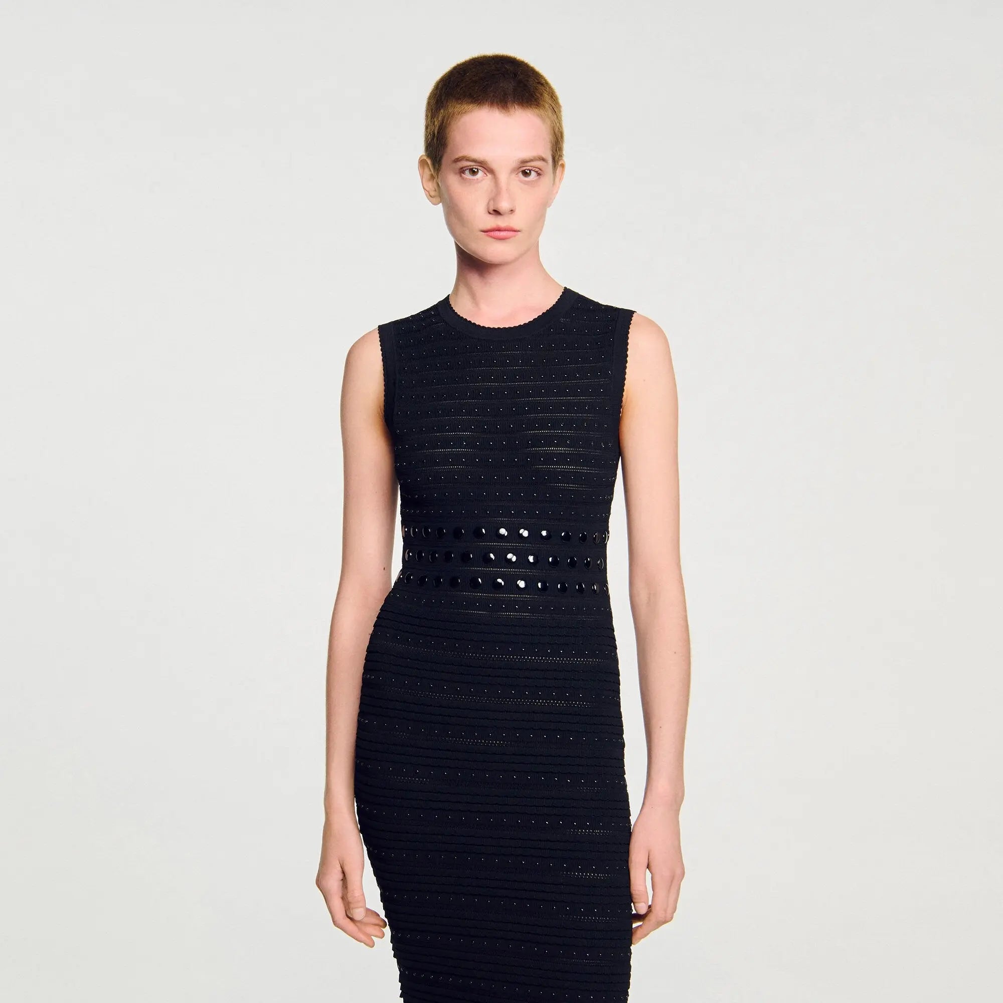 Robe longue en maille à studs - CALVERO